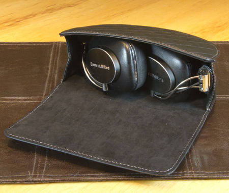 Bowers & Wilkins P7 Wireless Headphone in Case